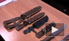 Коллекцию холодного оружия и ружье нашли в квартире на Ленинском проспекте