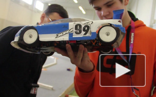 Петербуржцев поразили гонки на стильных спорткарах 