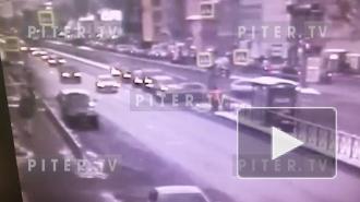 Водитель BMW спровоцировал серьезную аварию на перекрестке Лиговского и Курской