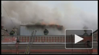 Видео полыхающей кровли дворца Белосельских-Белозерских в Петербурге