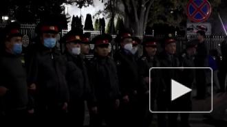 Протестующие в Бишкеке захватили здание мэрии