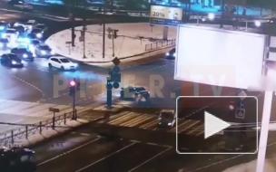 Авария на перекрестке Народной и Большевиков попала на видео