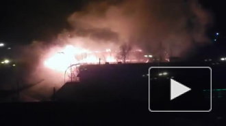 Кемерово: пожар в автомагазине попал на видео