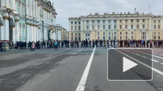 В честь 8 марта в Эрмитаже – бесплатный вход. Очереди не заставили себя ждать