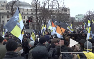 Виталий Милонов ударил по российскому флагу